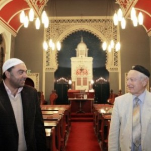 Britse Moslims redden synagoge in nood