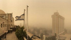 Israëli’s overvallen door zandstorm
