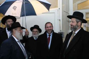 Opperrabbijn Israël opent Joods centrum Den Haag