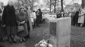 Onthulling monument Etty Hillesum