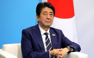 Japanse premier Abe eert redder Poolse Joden