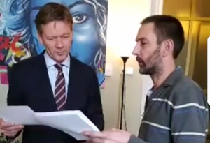 Petitie aangeboden aan CU-Kamerlid over antisemitisme , Dutch Support for Israel (beeld: Facebook)
