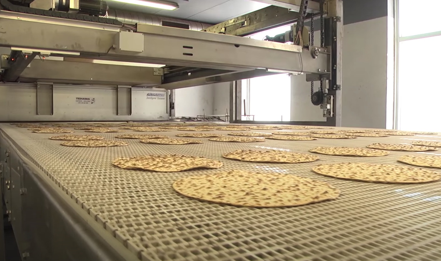 Bakker Enschede geeft 70.000 matzes weg voor Pasen