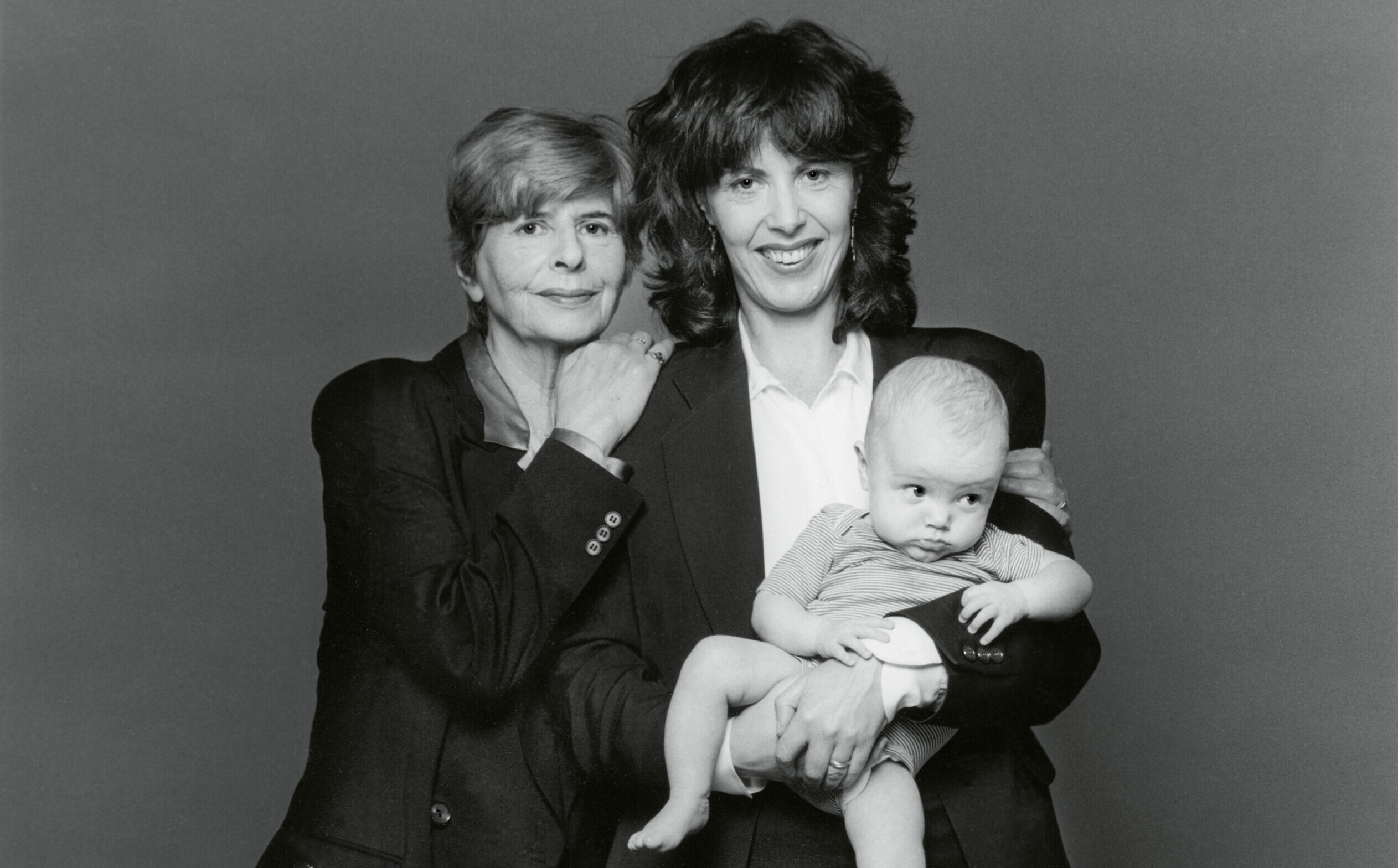 Margalith Klejwegt met moeder Netty en zoon Kers (foto: Rineke Dijkstra)