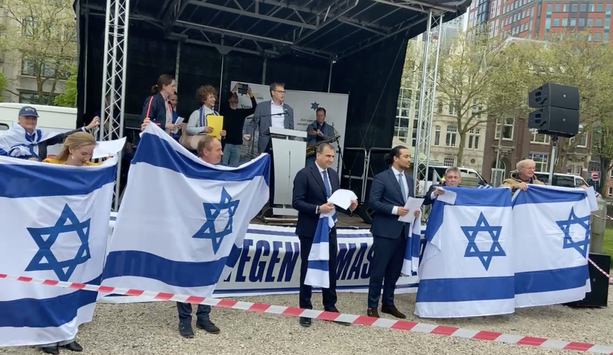 CIDI en vrienden demonstreren in Den Haag tegen Hamas, VVD en CDA ontbreken