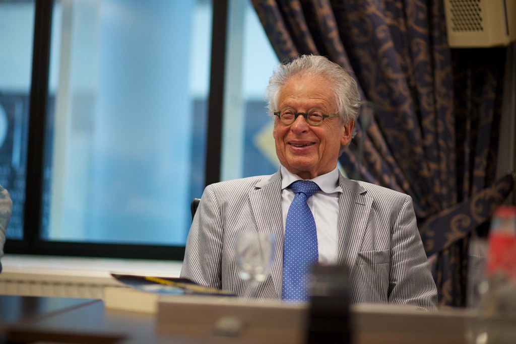 Oud-politicus Ed van Thijn (87) overleden – in memoriam