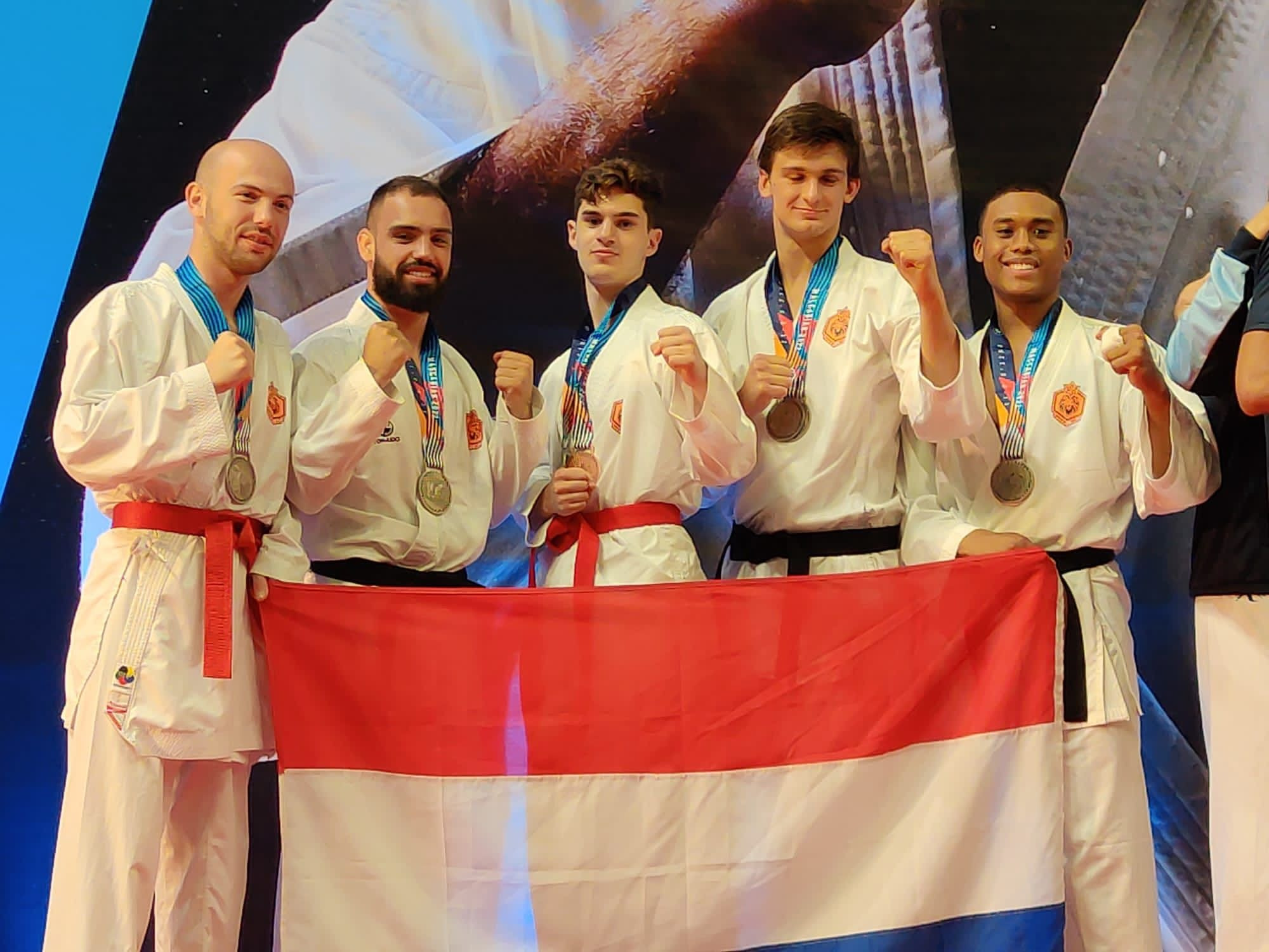 Oranje medailleregen bij karate op Maccabiade in Israël