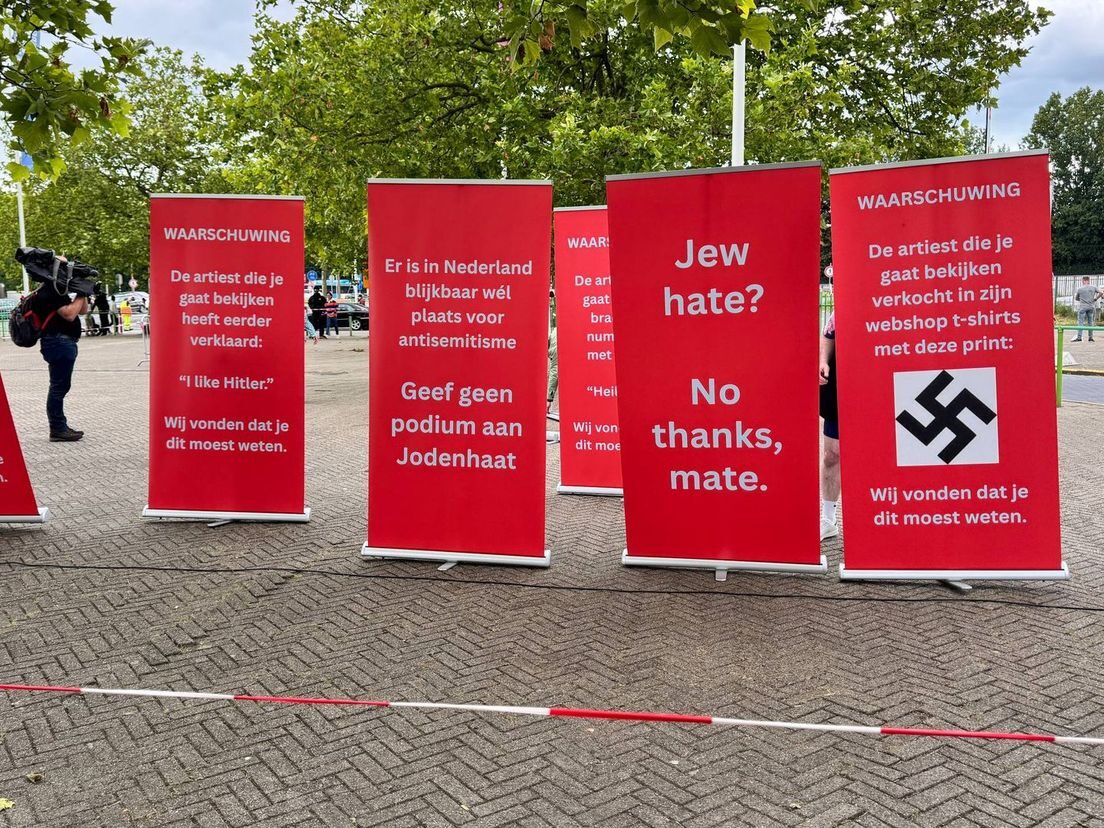 Demo tegen Kanye West en Jodenhaat in Arnhem (beeld: Omroep Gelderland)