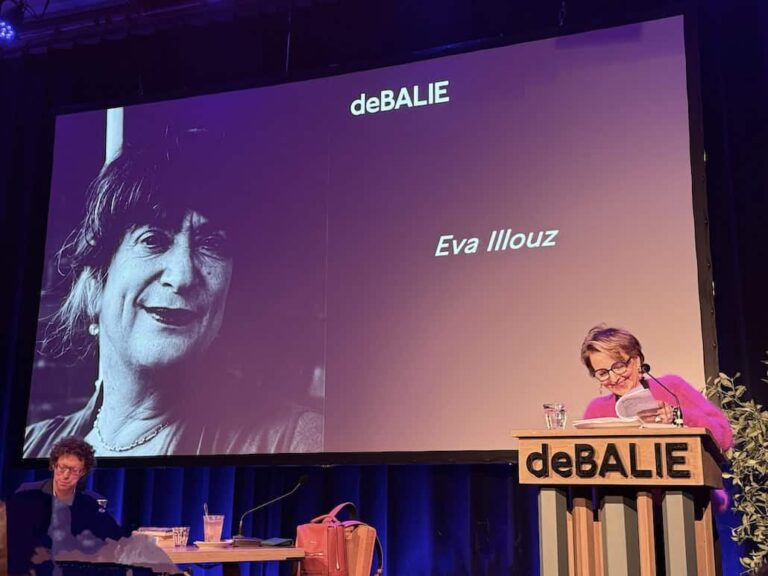 Eva Illouz en Grunberg op de Gans-lezing (beeld: Vrijdagavond)
