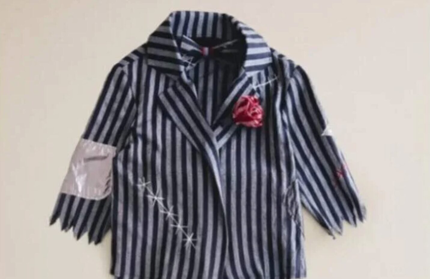 'Auschwitz' Halloween-kostuum Zara (beeld: website Zara)