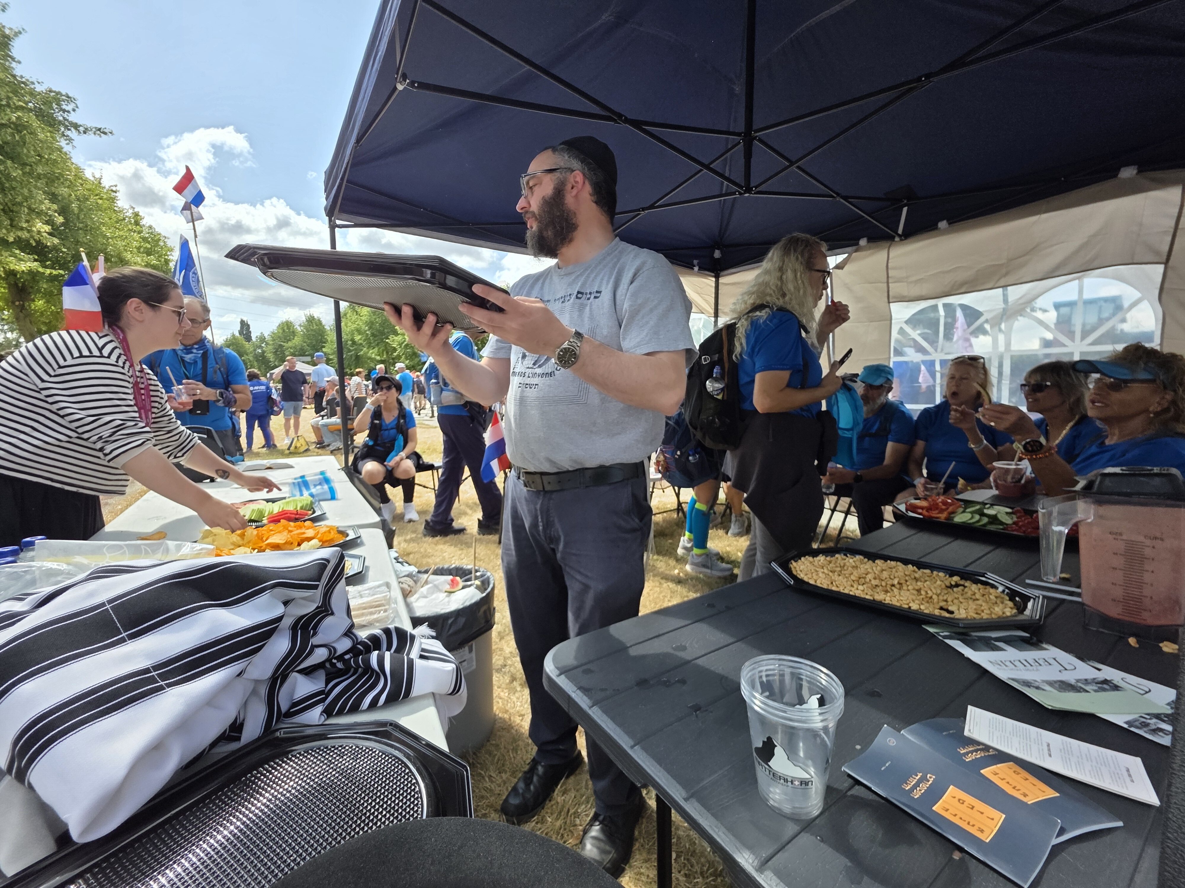 Mendel Levine op Nijmeegse Vierdaagse 2026 (beeld: NIG Nijmegen)